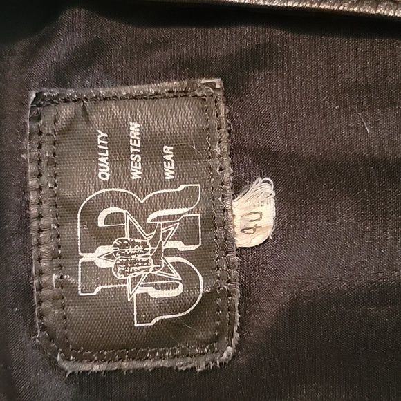 Leather Vest with horse heads on it Size 40 - Picture 3 of 9